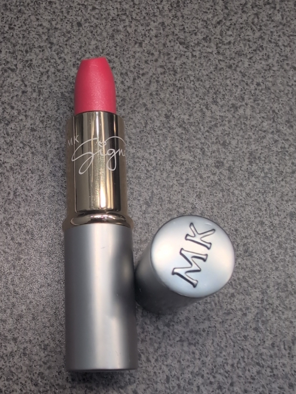 NWOB Mary Kay Signature Creme Lipstick - Pink Coral